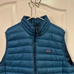 Patagonia men’s down vest